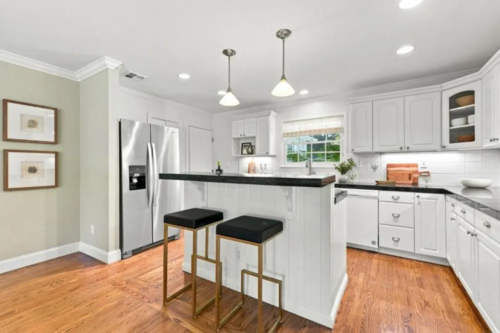 2 Bradley Court Redwood City, CA 94061