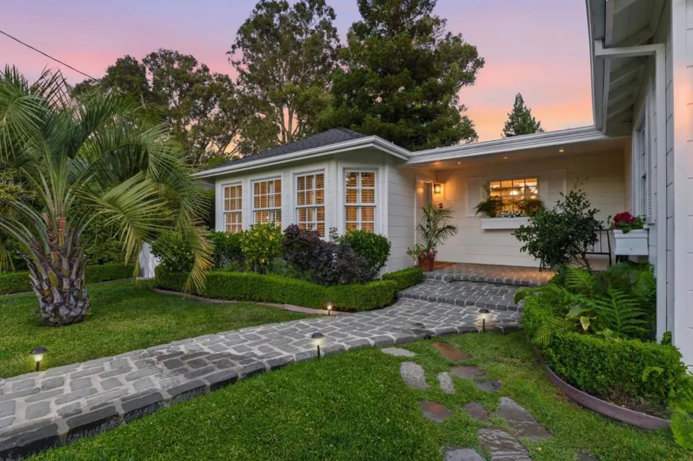2 Bradley Court Redwood City, CA 94061