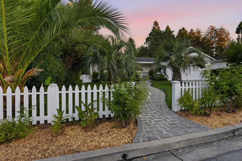 2 Bradley Court Redwood City, CA 94061