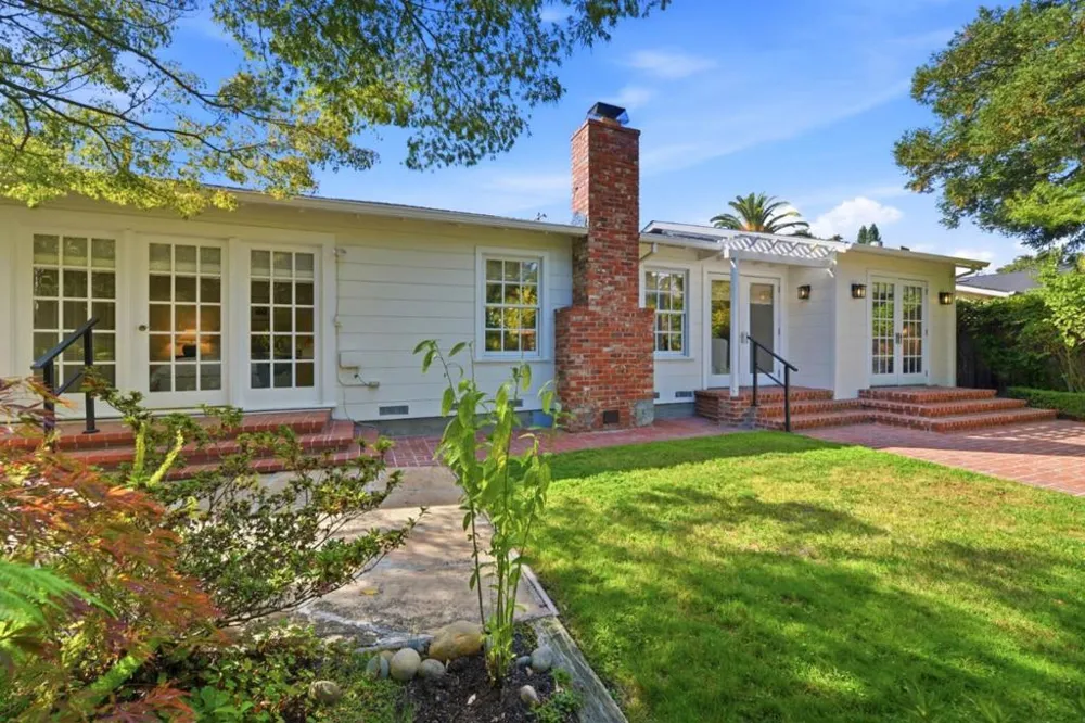 2 Bradley Court Redwood City, CA 94061