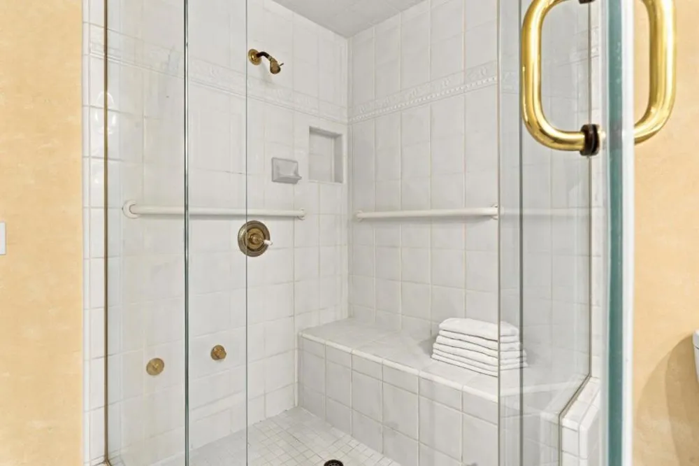 2 Bradley Court Redwood City, CA 94061