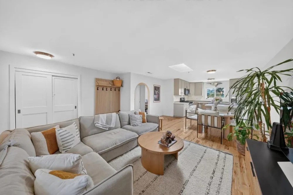 2355 Beach Boulevard #204 Pacifica, CA 94044