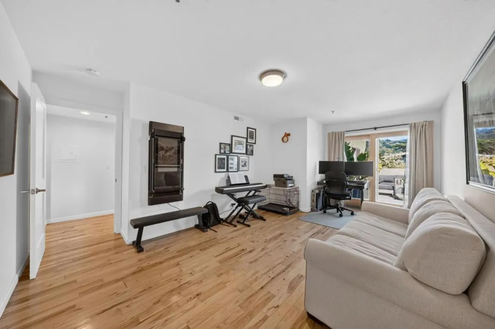 2355 Beach Boulevard #204 Pacifica, CA 94044