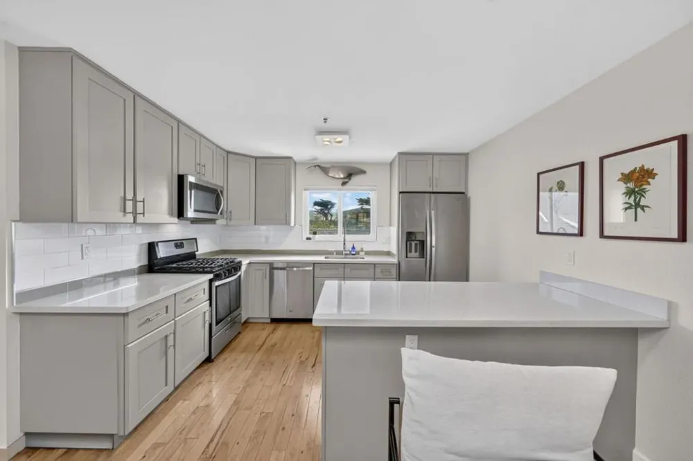 2355 Beach Boulevard #204 Pacifica, CA 94044