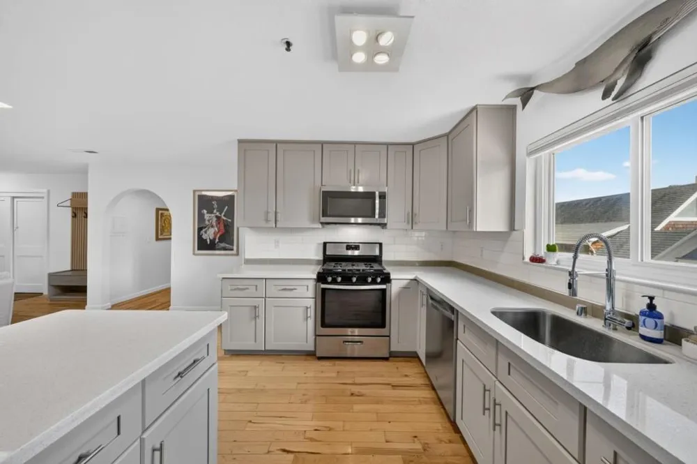 2355 Beach Boulevard #204 Pacifica, CA 94044