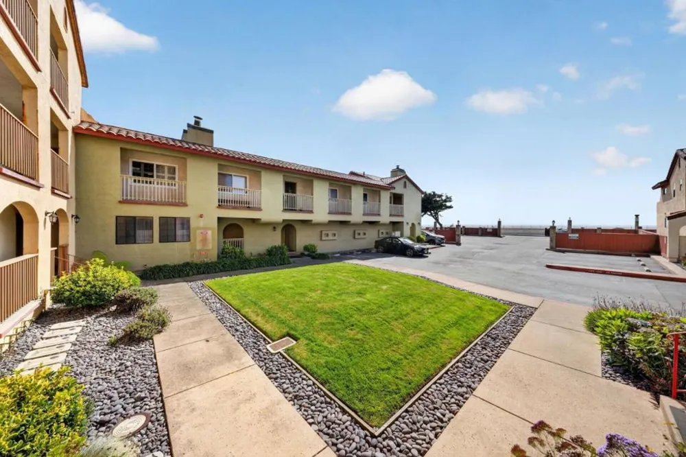 2355 Beach Boulevard #204 Pacifica, CA 94044