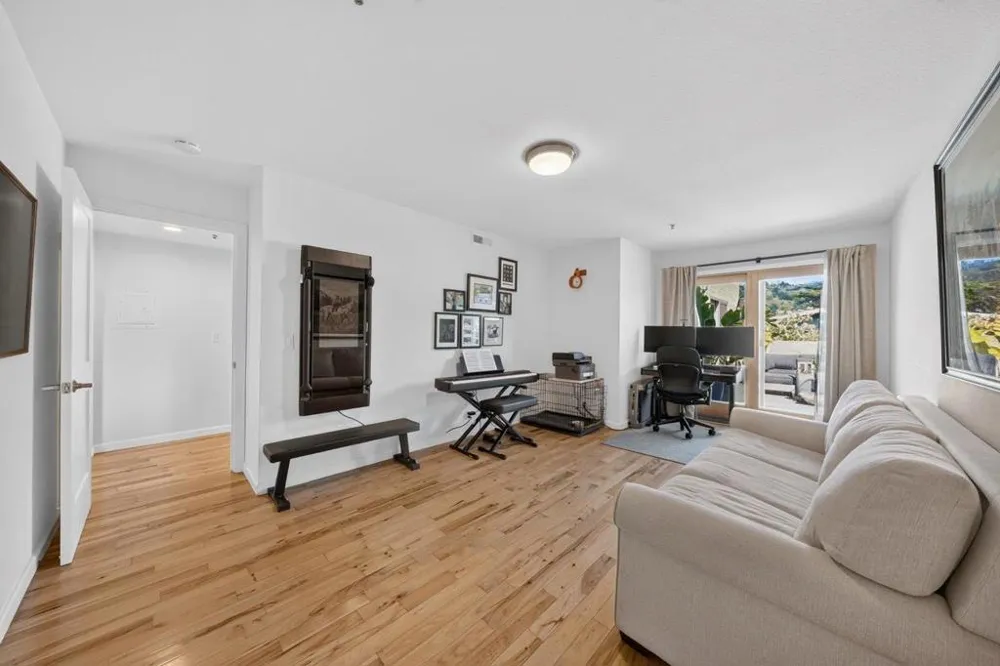 2355 Beach Boulevard #204 Pacifica, CA 94044