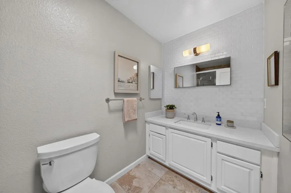 2355 Beach Boulevard #204 Pacifica, CA 94044