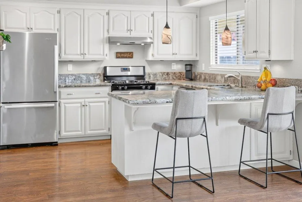 929 Lake Village Drive Watsonville, CA 95076