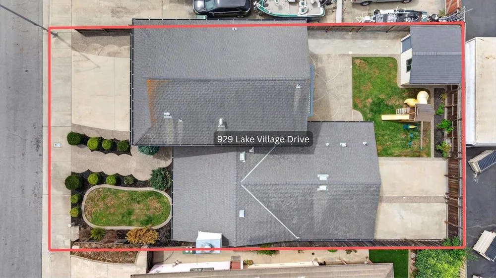 929 Lake Village Drive Watsonville, CA 95076