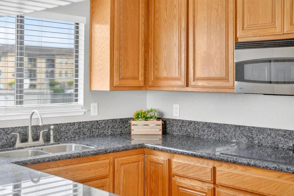 929 Lake Village Drive Watsonville, CA 95076