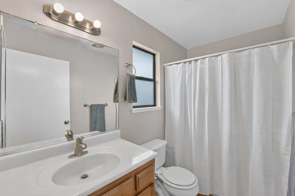 929 Lake Village Drive Watsonville, CA 95076