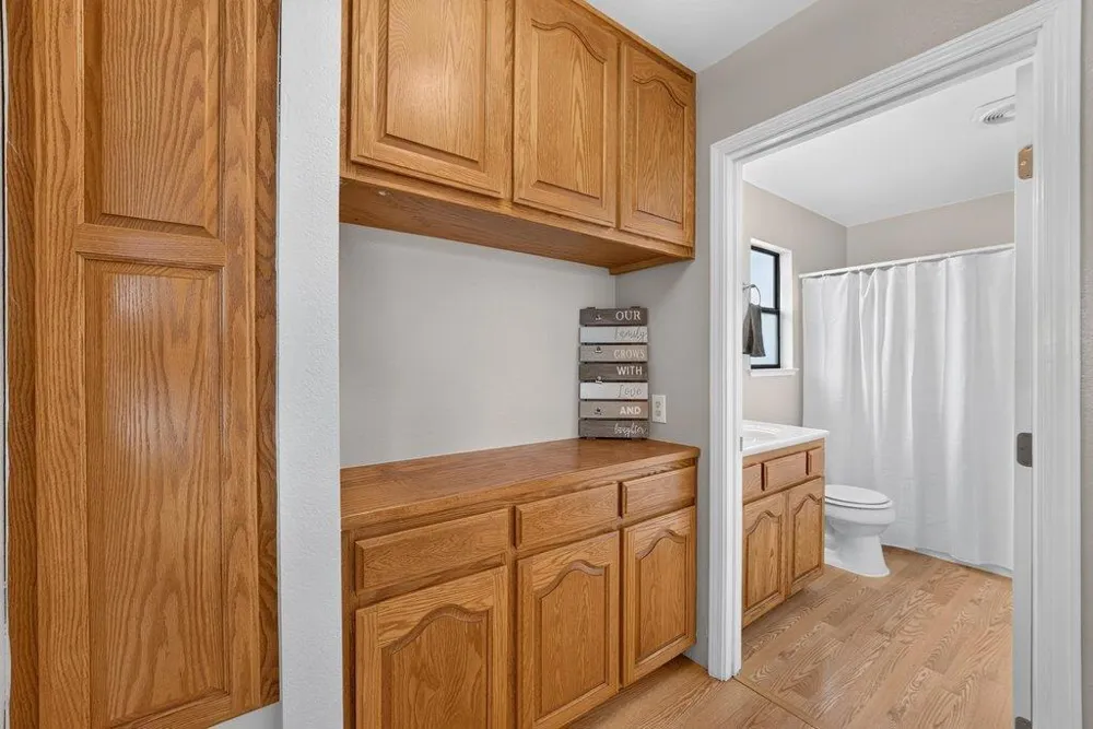 929 Lake Village Drive Watsonville, CA 95076