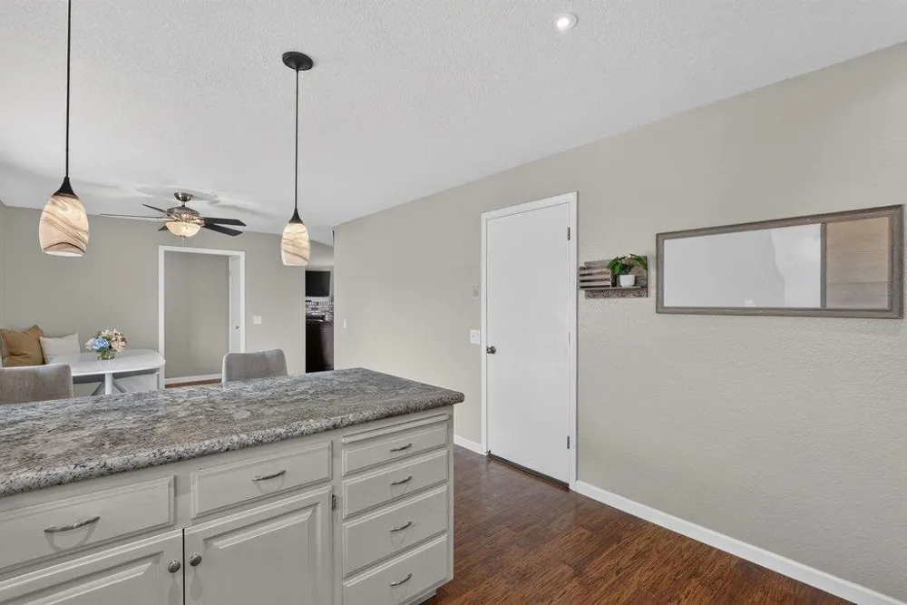 929 Lake Village Drive Watsonville, CA 95076