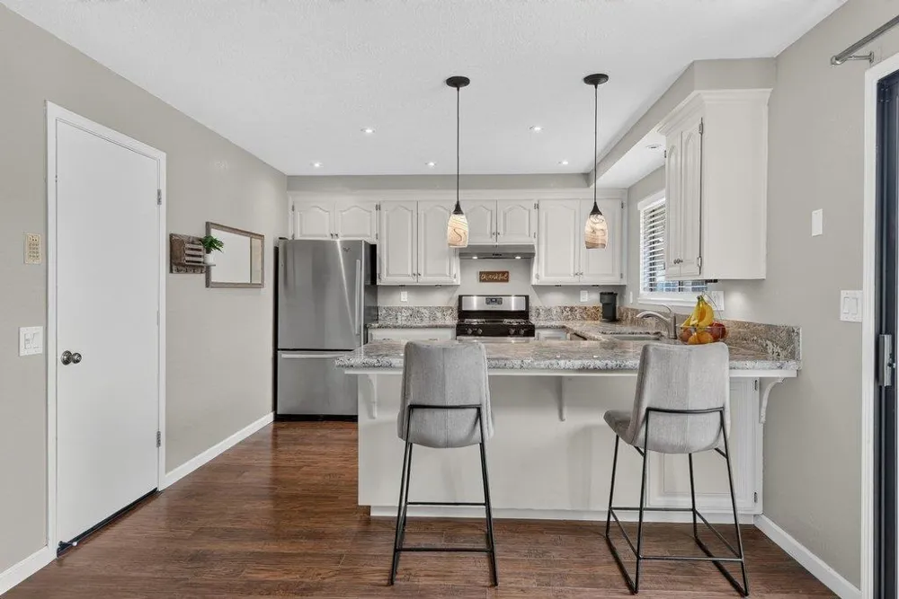 929 Lake Village Drive Watsonville, CA 95076
