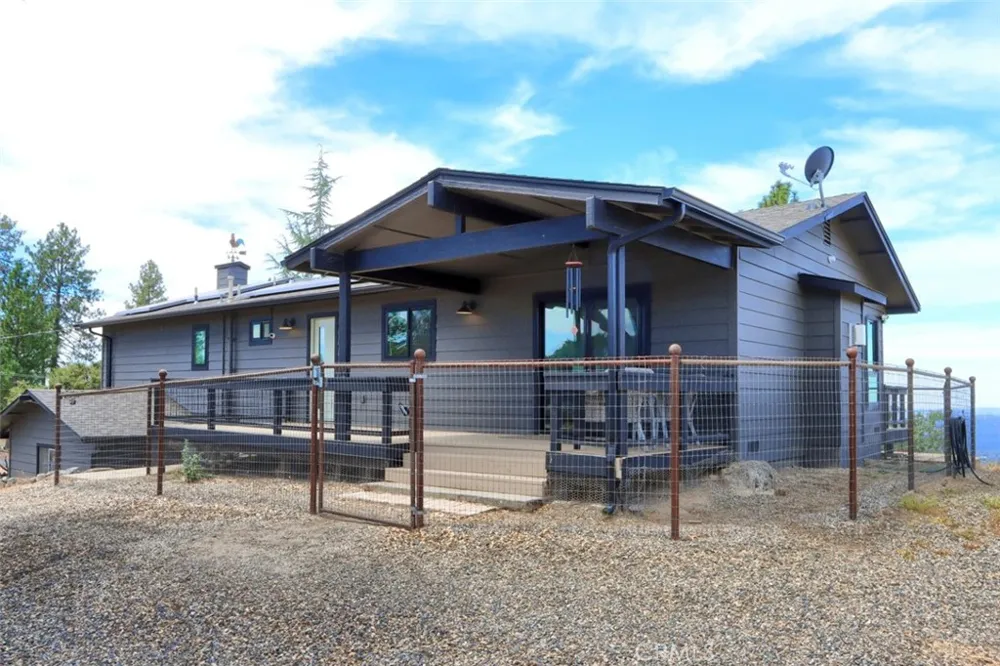 5767 El Capitan Mariposa, CA 95338