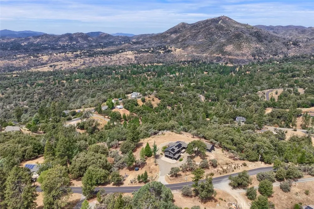 5767 El Capitan Mariposa, CA 95338