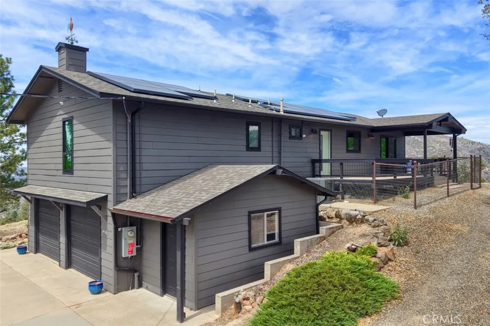 5767 El Capitan Mariposa, CA 95338