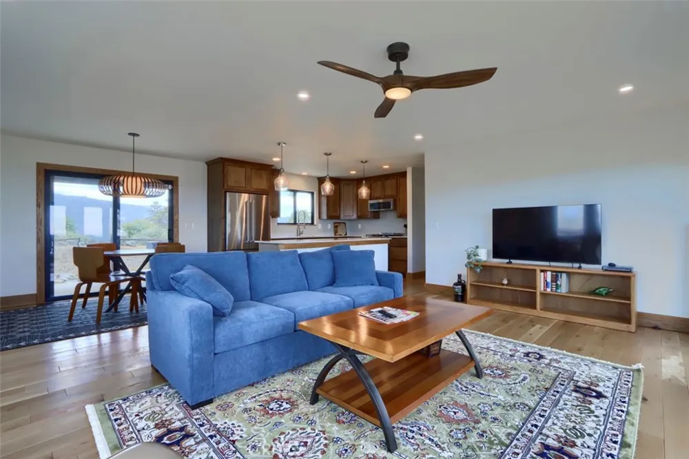 5767 El Capitan Mariposa, CA 95338