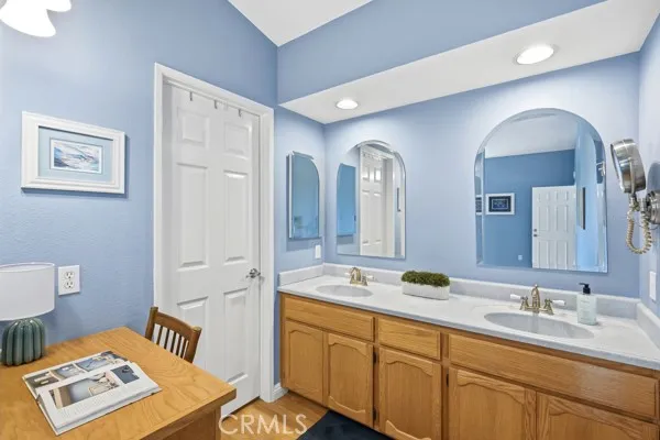 3425 Topeka Carlsbad, CA 92010