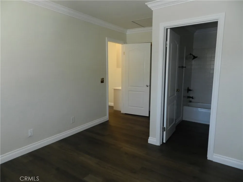 24393 Hillsdale #18 Laguna Hills, CA 92653