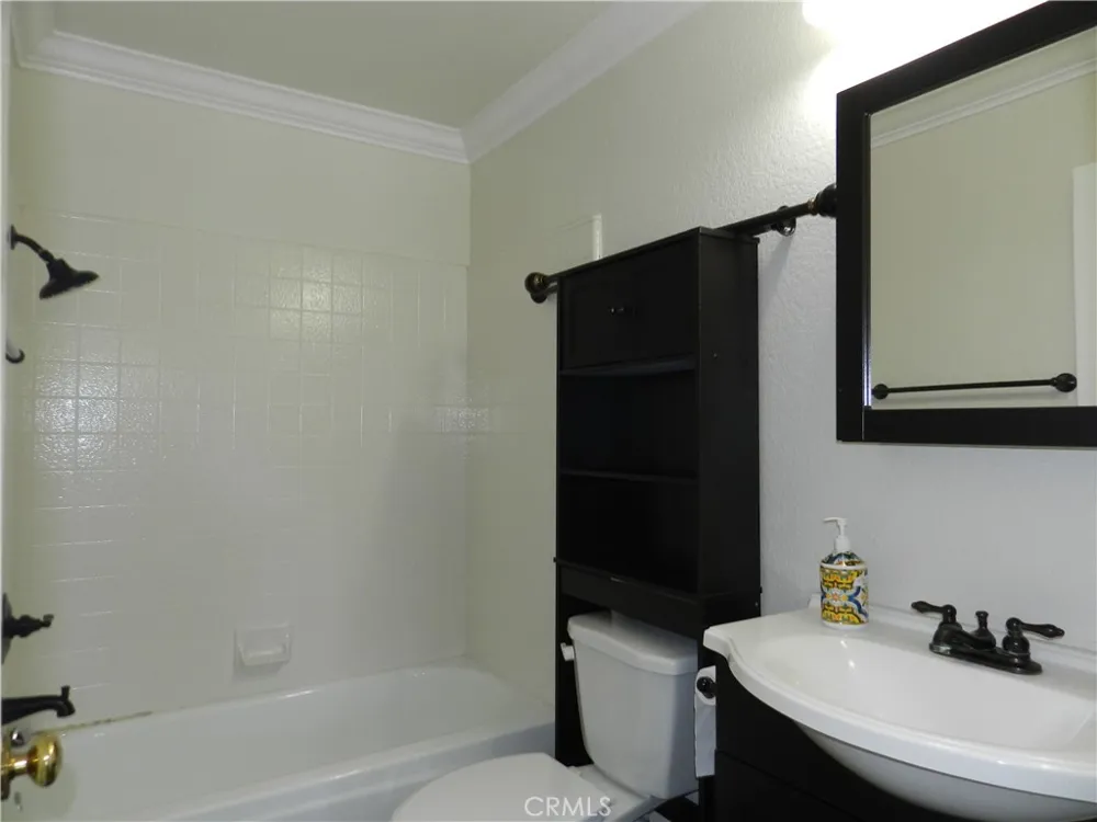 24393 Hillsdale #18 Laguna Hills, CA 92653
