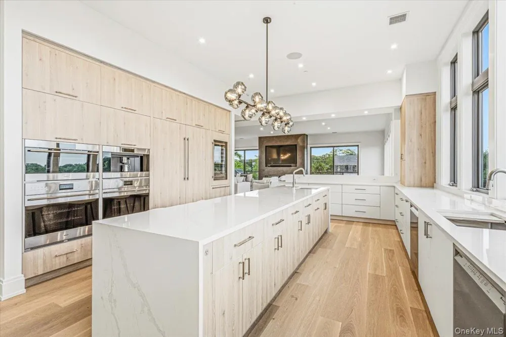 1A Jagger Lane Westhampton, NY 11977