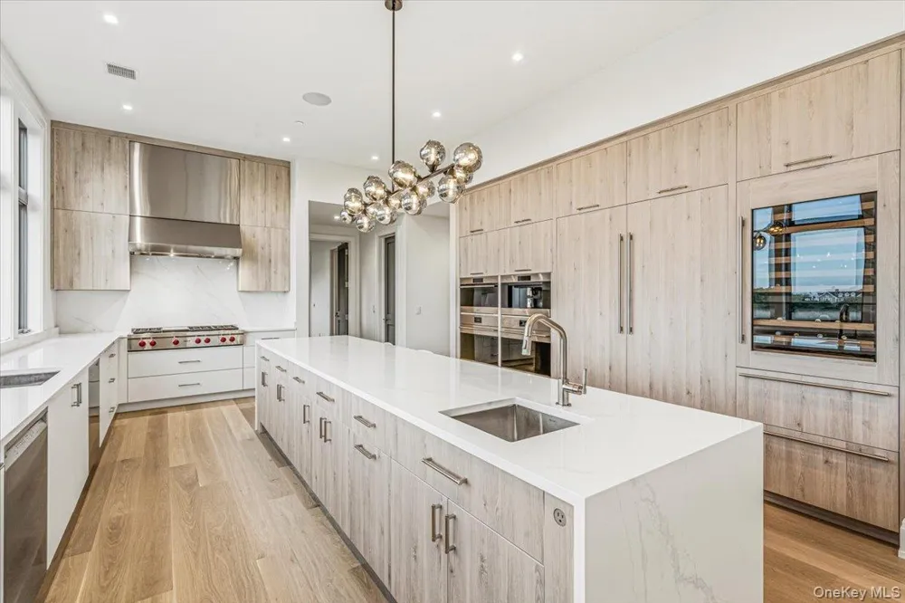 1A Jagger Lane Westhampton, NY 11977