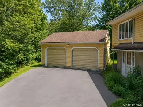 398 Scotchtown Road Goshen, NY 10924