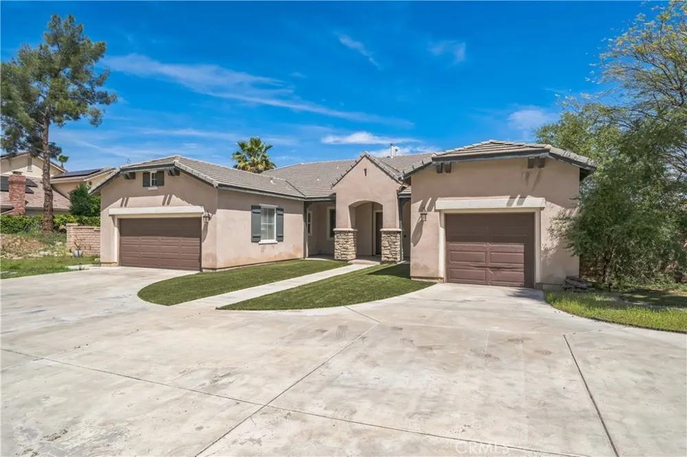 2 Villa Roma Lake Elsinore, CA 92532