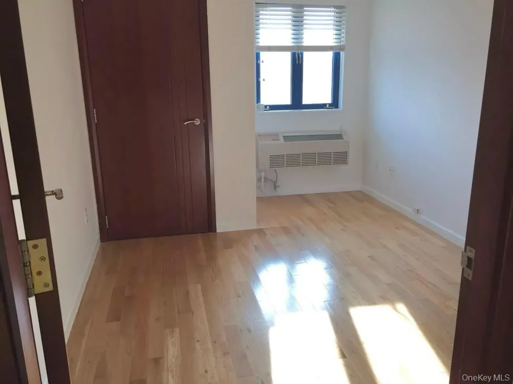 30-80 21st Street #5B Astoria, NY 11102