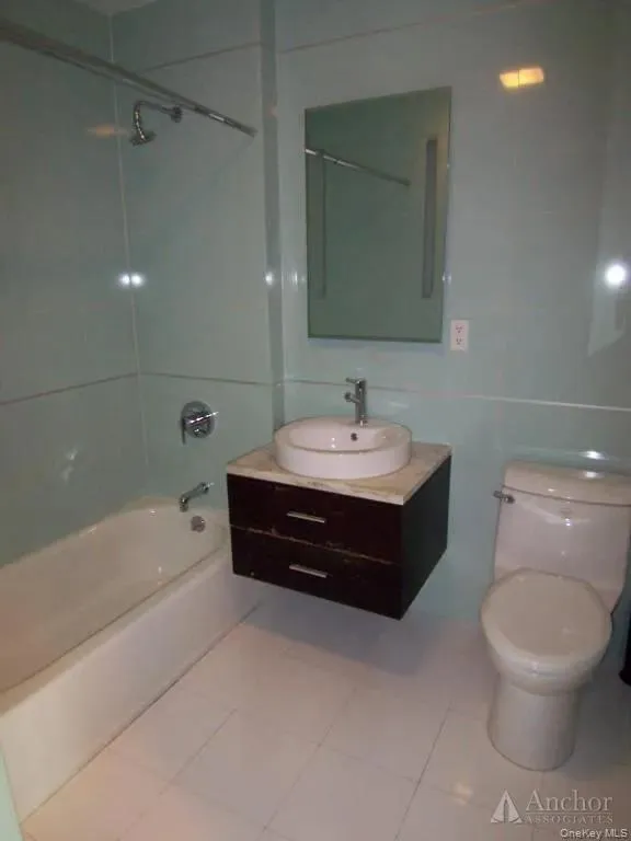 30-80 21st Street #5B Astoria, NY 11102