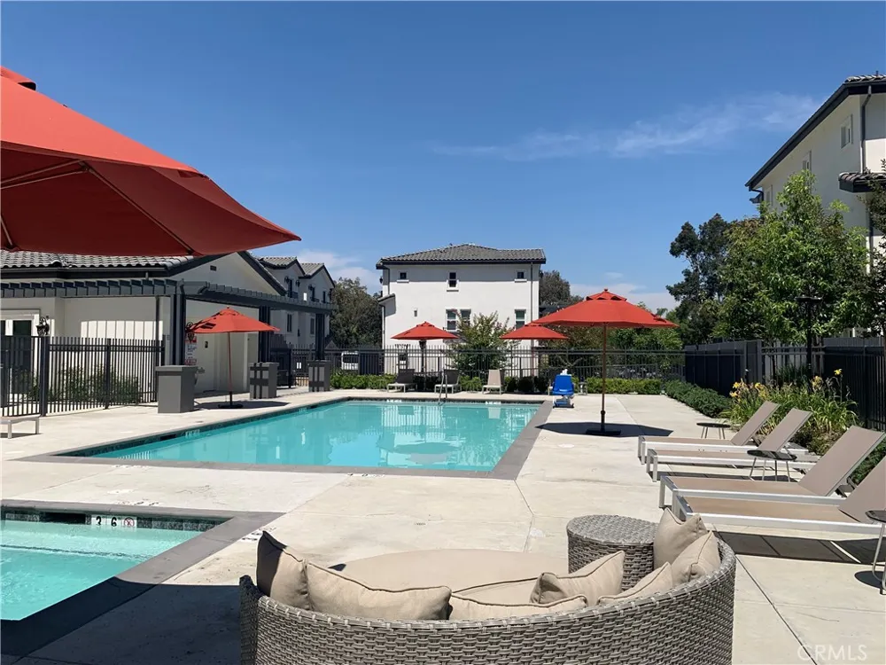 15 Brookline Way Pomona, CA 91766