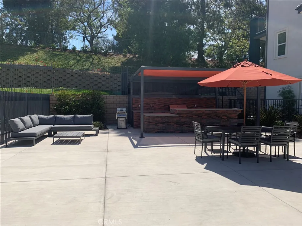 15 Brookline Way Pomona, CA 91766
