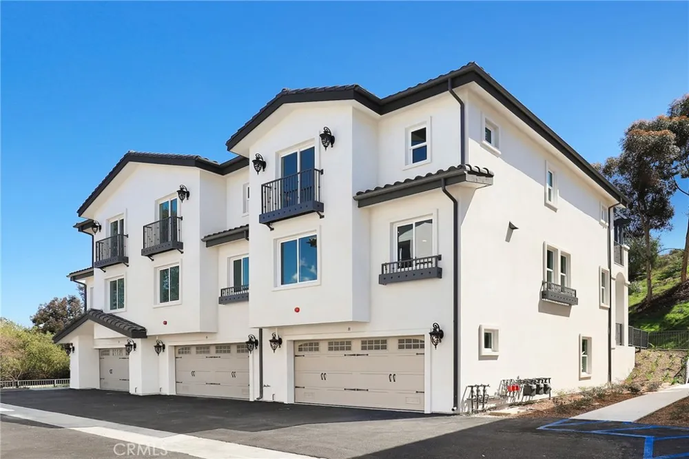 15 Brookline Way Pomona, CA 91766