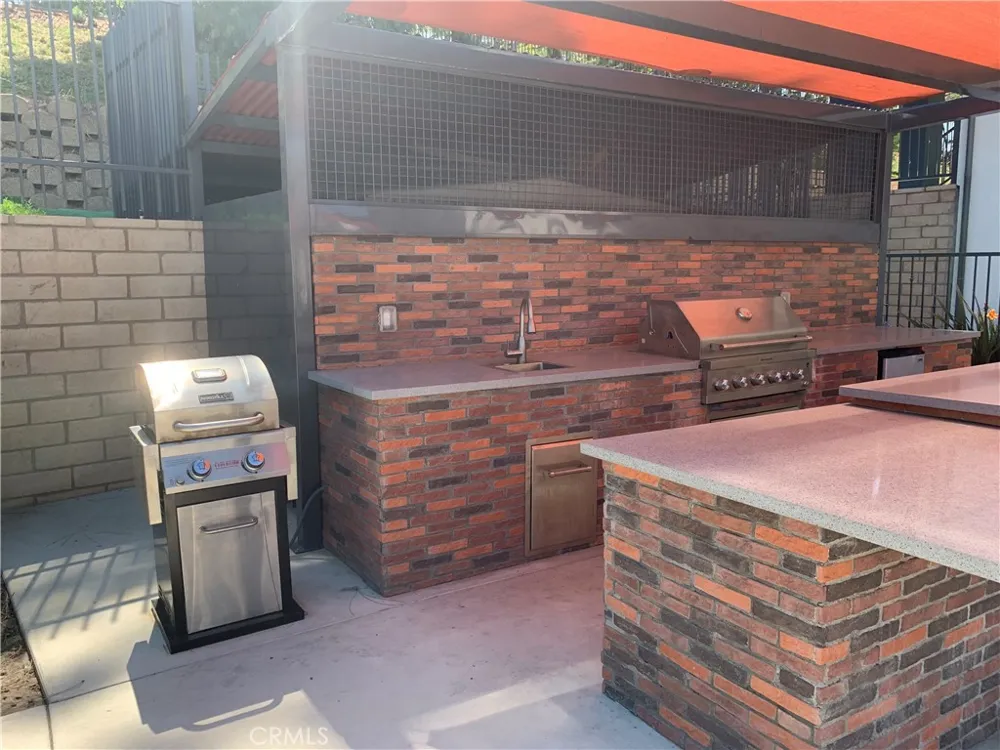 15 Brookline Way Pomona, CA 91766