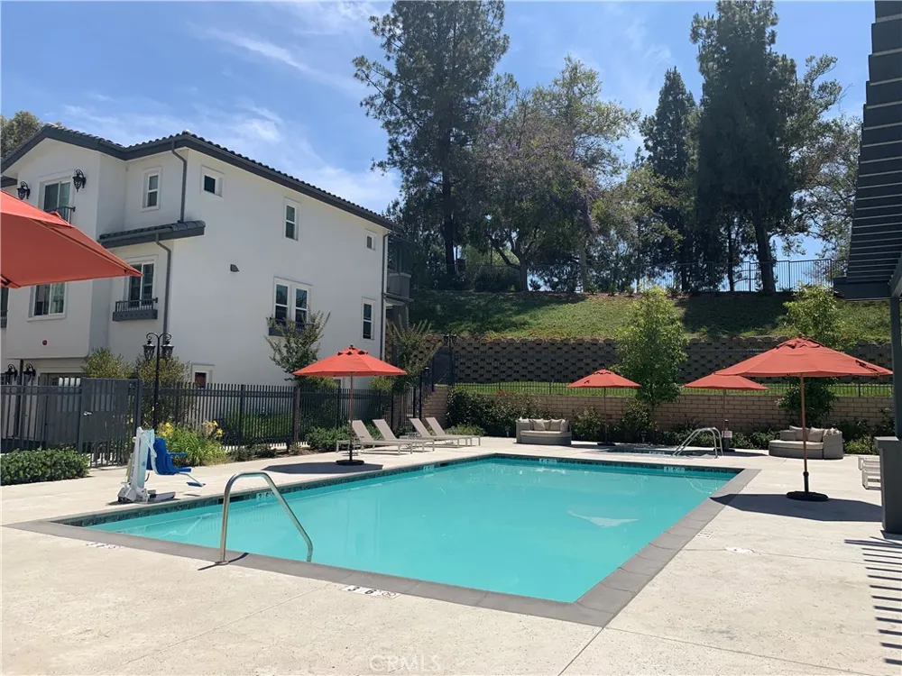 15 Brookline Way Pomona, CA 91766