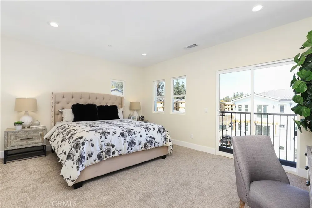 15 Brookline Way Pomona, CA 91766