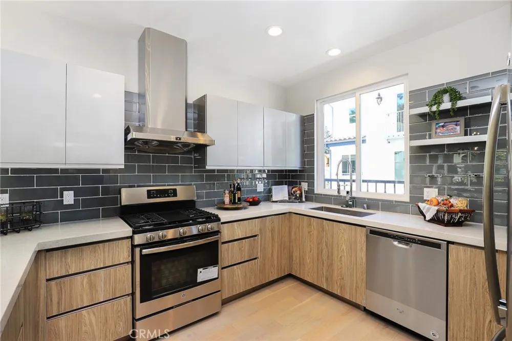 15 Brookline Way Pomona, CA 91766