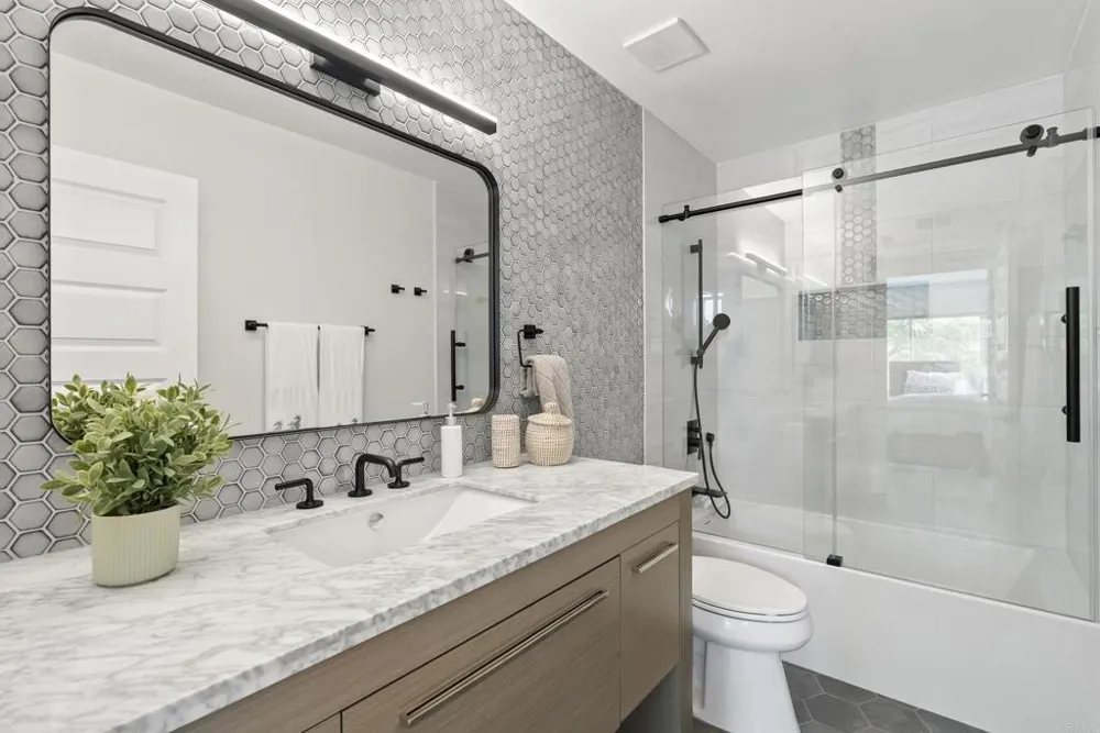 1504 Valleda Lane Encinitas, CA 92024