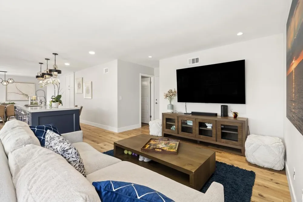 1504 Valleda Lane Encinitas, CA 92024