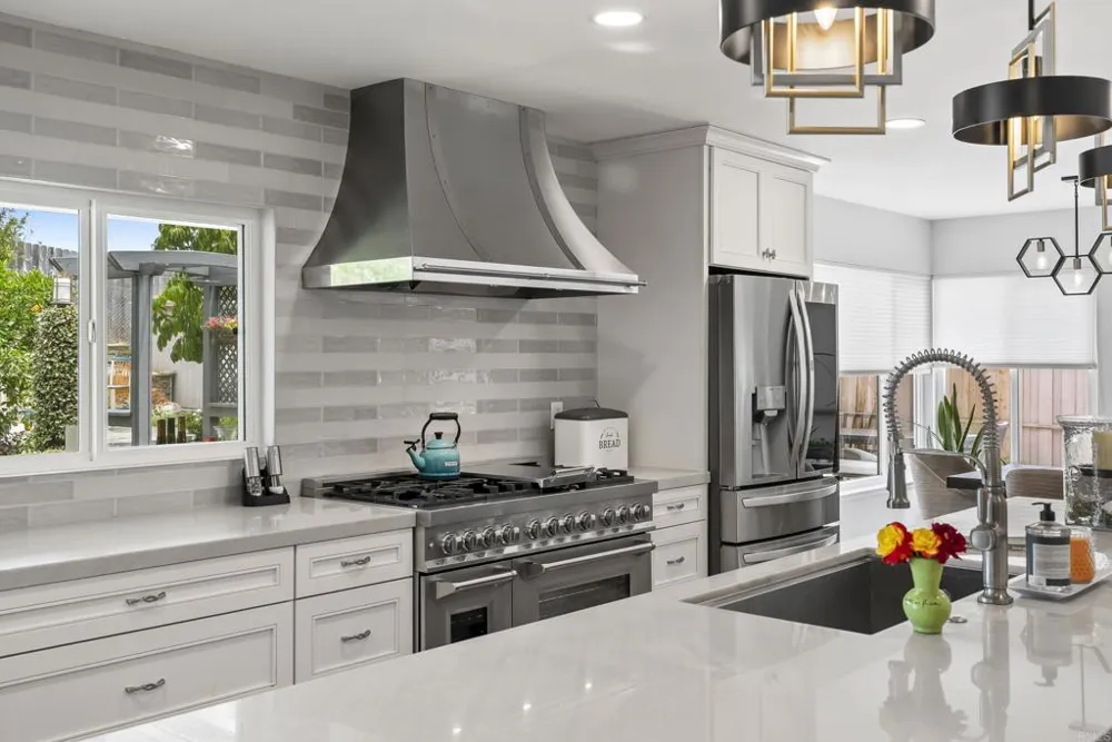 1504 Valleda Lane Encinitas, CA 92024