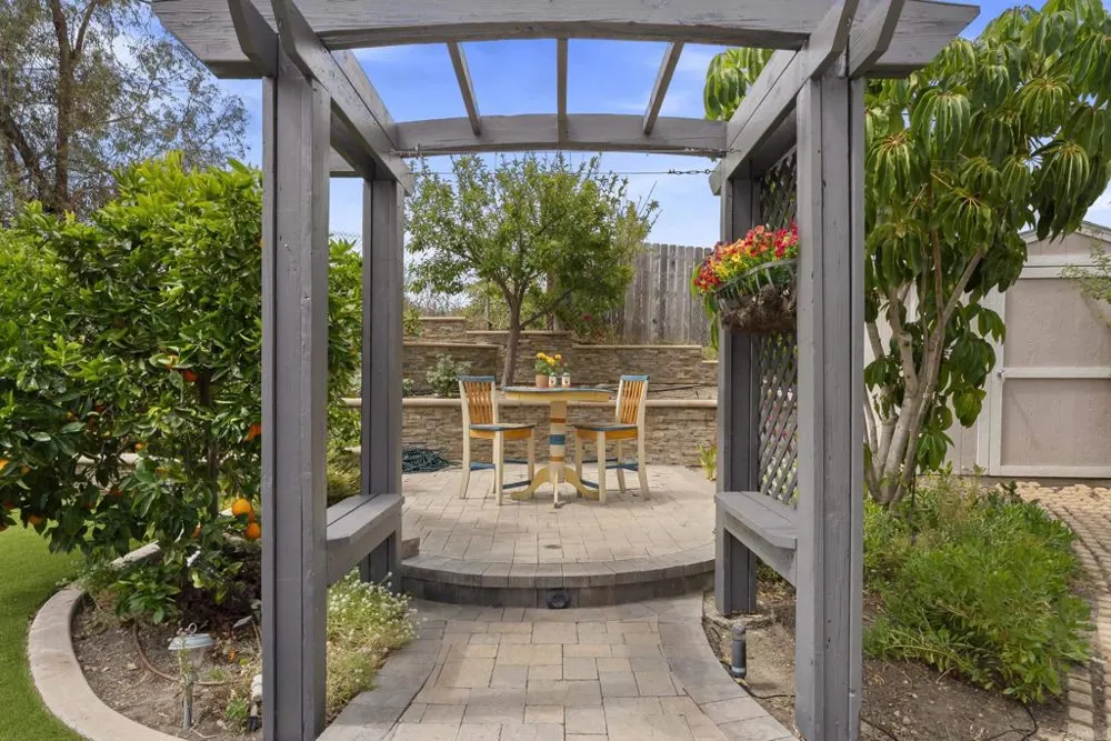 1504 Valleda Lane Encinitas, CA 92024