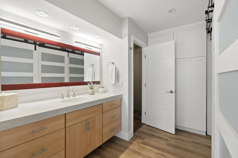 1504 Valleda Lane Encinitas, CA 92024
