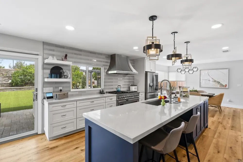 1504 Valleda Lane Encinitas, CA 92024