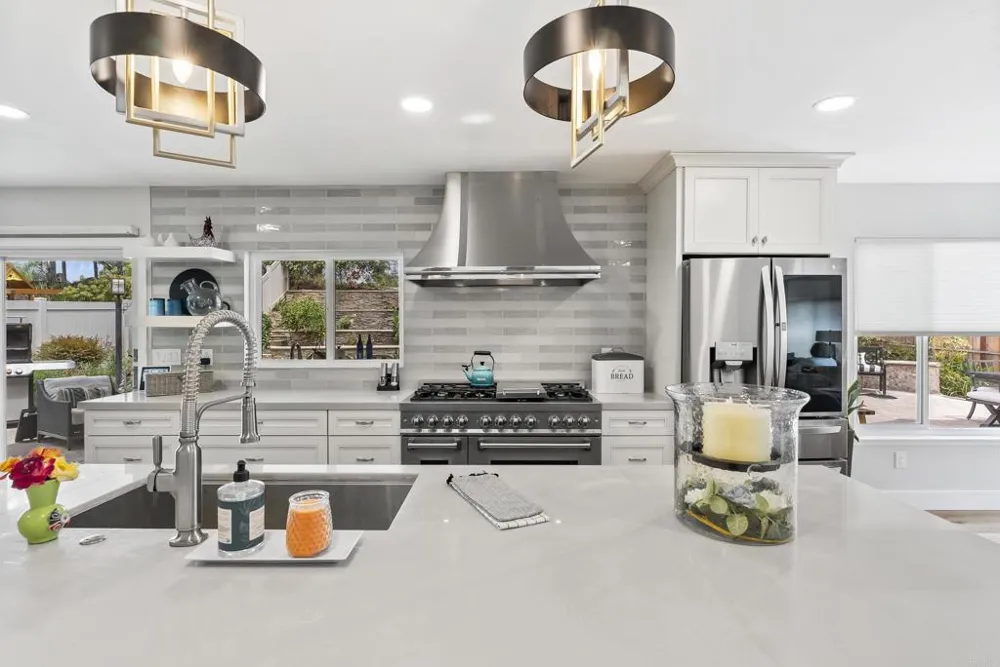 1504 Valleda Lane Encinitas, CA 92024