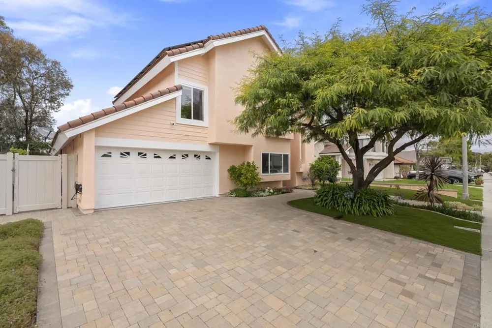 1504 Valleda Lane Encinitas, CA 92024