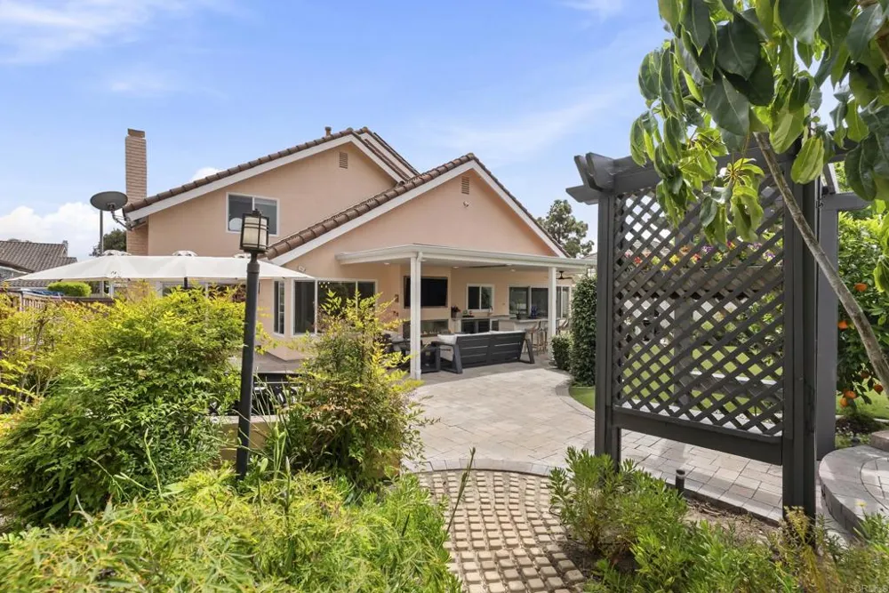 1504 Valleda Lane Encinitas, CA 92024