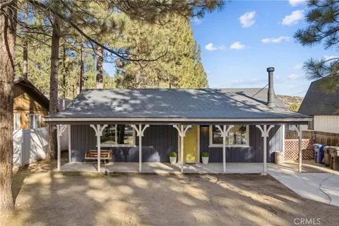 937 E Fairway