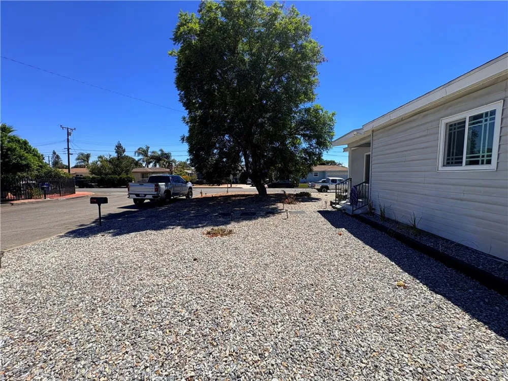8568 Evergreen Fontana, CA 92335